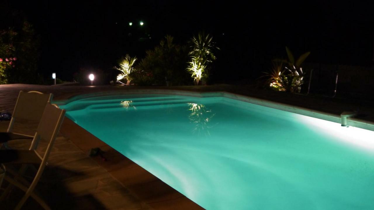 Grand Appartement dans Maison avec Piscine Privée Fréjus Exterior foto